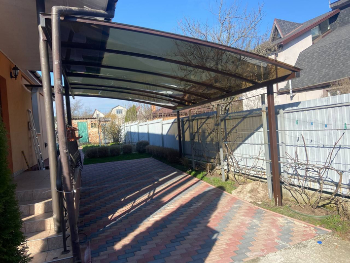 встановити навіс над автомобілем